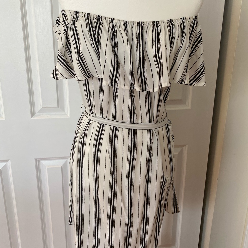 Off the shoulder striped dress 💚